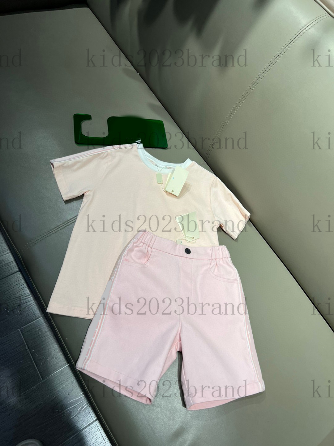 

pink color girls t shirts sets t-shirts with jeans shorts two pieces sets designer summer children sports sets classic bbr design fashion kids trackuits, 1#