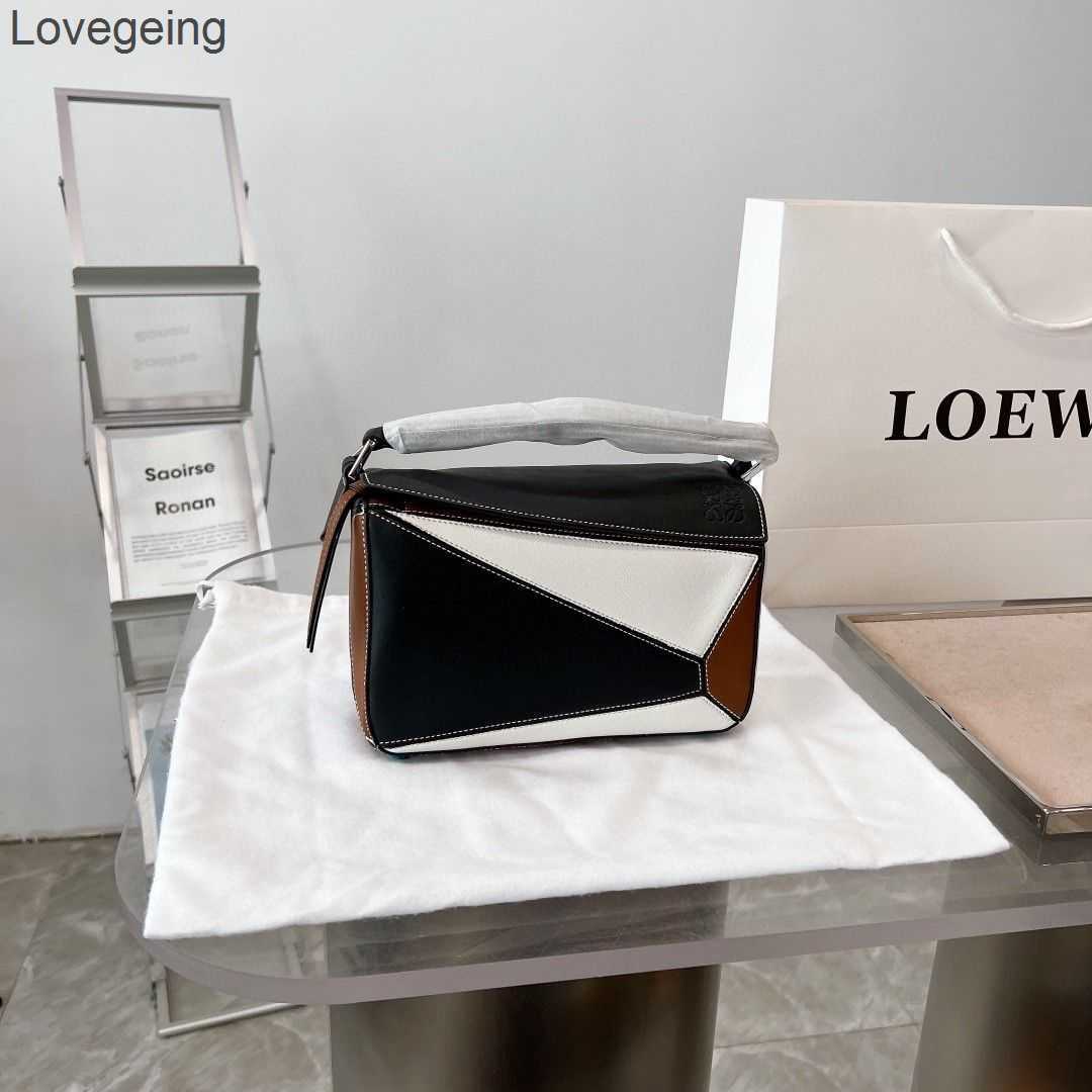 Espagne Foot pour femmes Patch de travail Loewbag Bodage Body Puzzles en cuir Sacs souple 2023 Cross Crossbodybag Geometric 89ZB