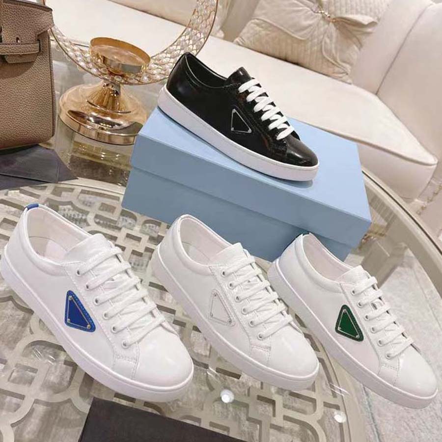 

New Autumn and Winter Men's Sports Board Shoes with Triangle Mark Round Head Lace Up Casual Shoes Low Top Breathable Men's Shoes, Nude