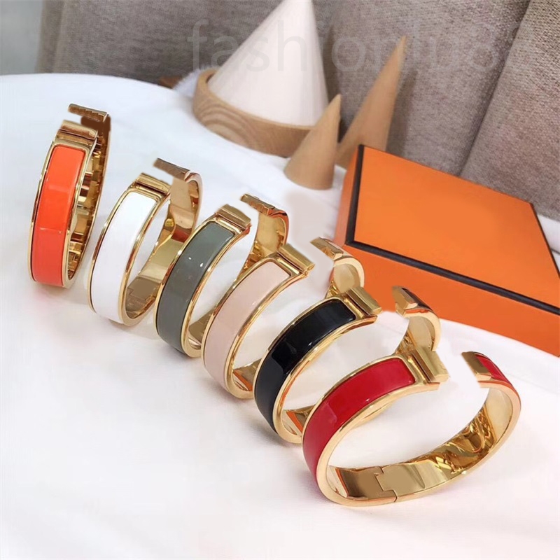 

Gold plated cuff bracelet shapes jewlery designer for women luxury pulsera blue pink romantic classic multicolor ins simple mens h bangle fashion accessory C23