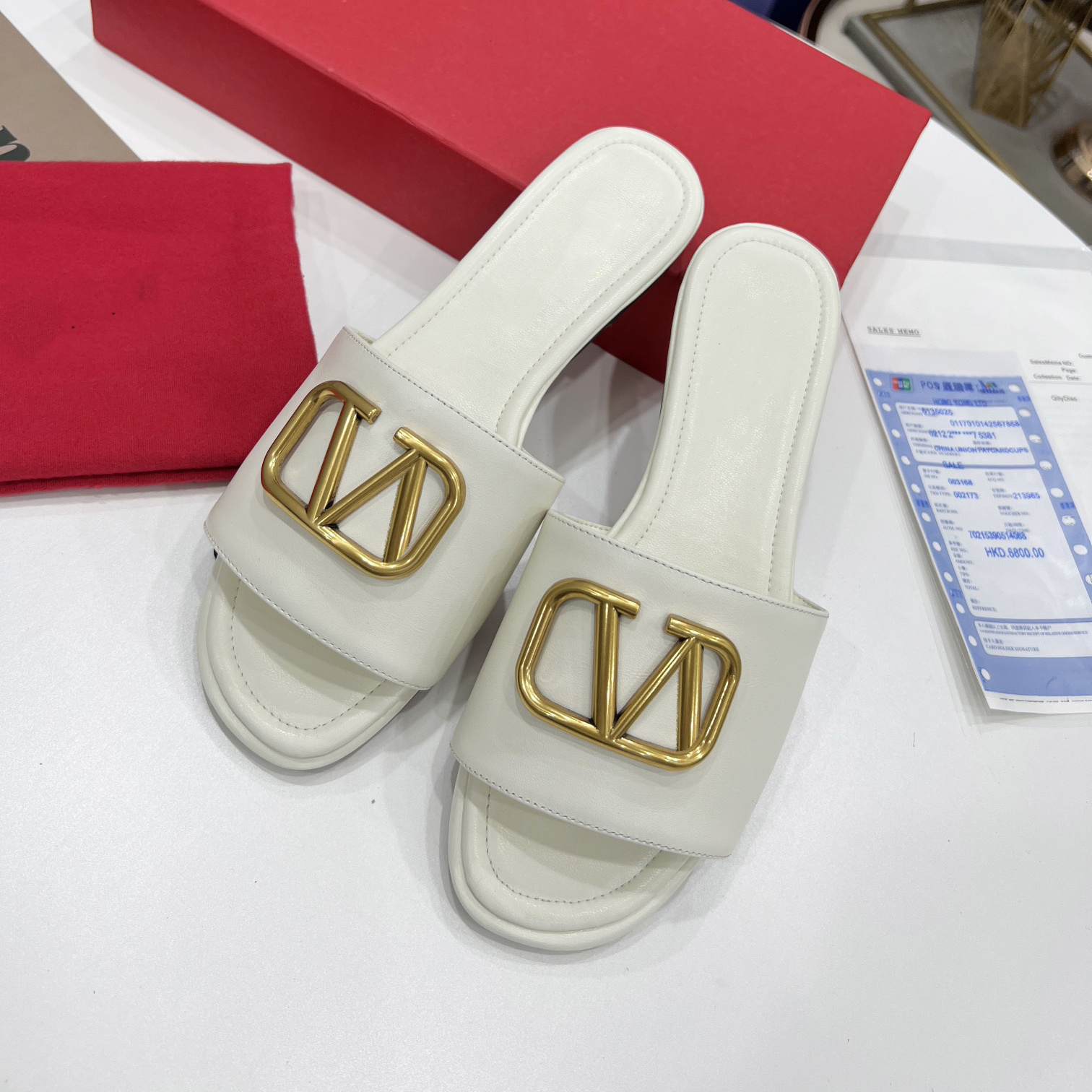 

Designer Beach Shoes Women Valentinoity Leather Slipper V Style Flat Sandals Woman Pool Slides Indoor Outdoor Footwear jh3