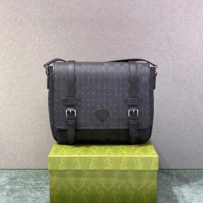 658Classic Design Luxurys Designers 542 Fashion Messenger Postman bag Unique men's style Fashion handbag interior space is spacious and practic