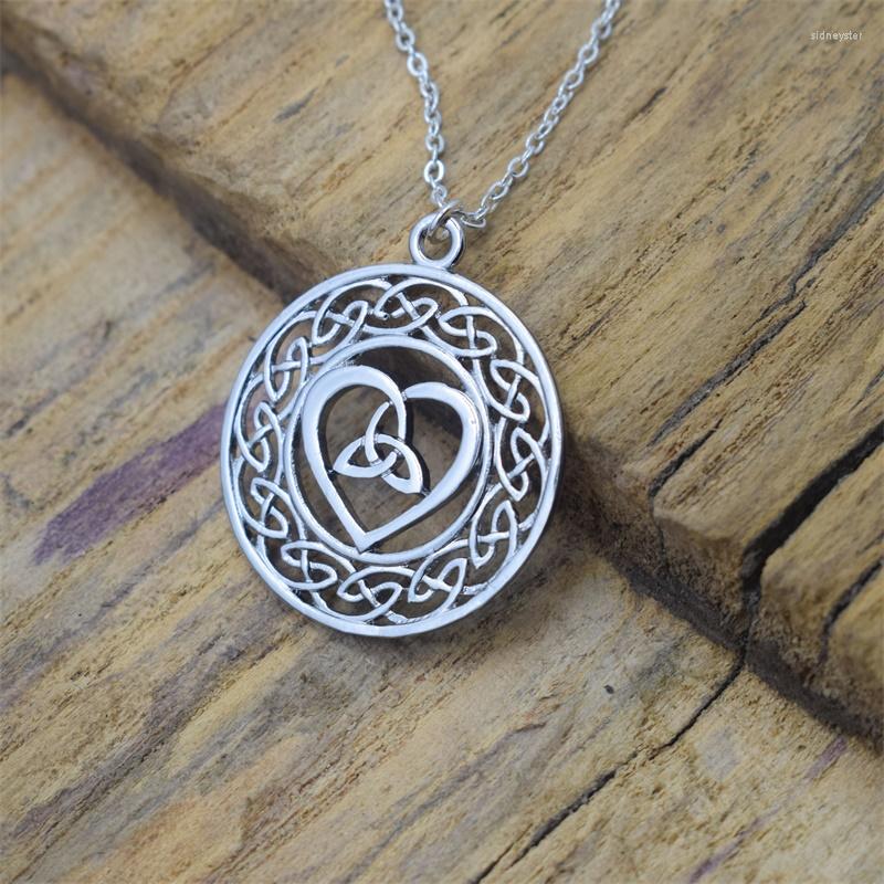 

Chains Hollow Sweet Love Heart Necklaces For Women Lover Valentine Jewelry Gift