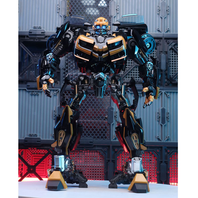 

Action Toy Figures BMB Transformation MasterPiece BB02 BB 02 Black Bee Oversize 28cm Alloy Figure Robot Toys KO 230508, Without box