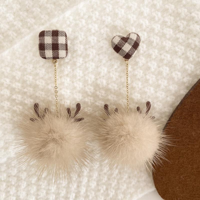 

Dangle Earrings LIMAX Fashion Trend Personality Creative Women Versatile Design Elk Hair Ball Winter Brown Earless Clip Women's Earring
