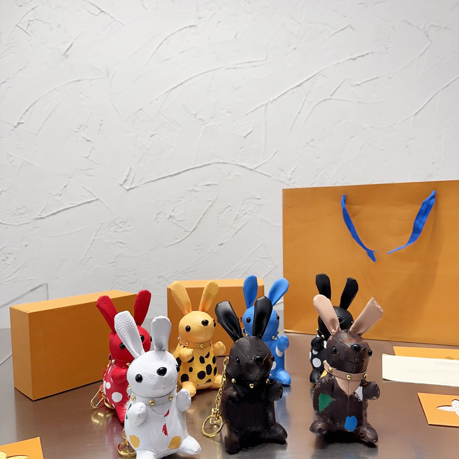 

With Original Box Classic Designer Cute Rabbit Keychains Women Men PU Leather Letter Car Keyrings Holder Bag Key Chains Animal Jewelry