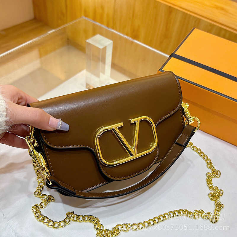 

2023 Fashion hand Online celebrity niche small square new casual one shoulder crossbody mobile phone light luxury cute portable bag, Black4