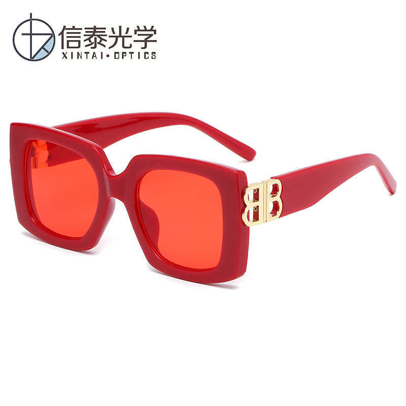 

New Women's Red Street Photo Square Fashion Versatile Sunglasses B Large Frame
