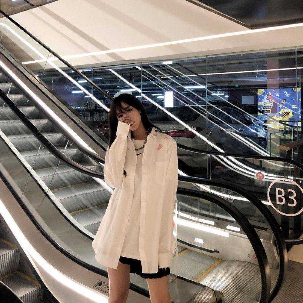 

Ele Lip Print White Casual Loose Long-Sleeved Shirt Margiela Style Independent Digital Margiela Red Lips Trendy Shirt