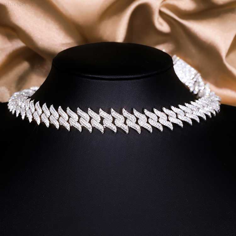 

Heavier Chain Men Hip Hop Rock Style 13mm 18mm Width Spike Shape Gold Plated Cuban Link Chain Moissanite Necklace
