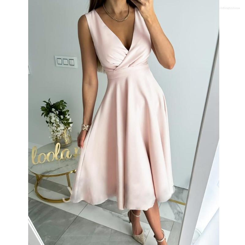 

Casual Dresses Wepbel Tank Tops Solid Color A-line Dress High Waist Summer V-neck Pleated Women Sleeveless Big Swing Robe, Black