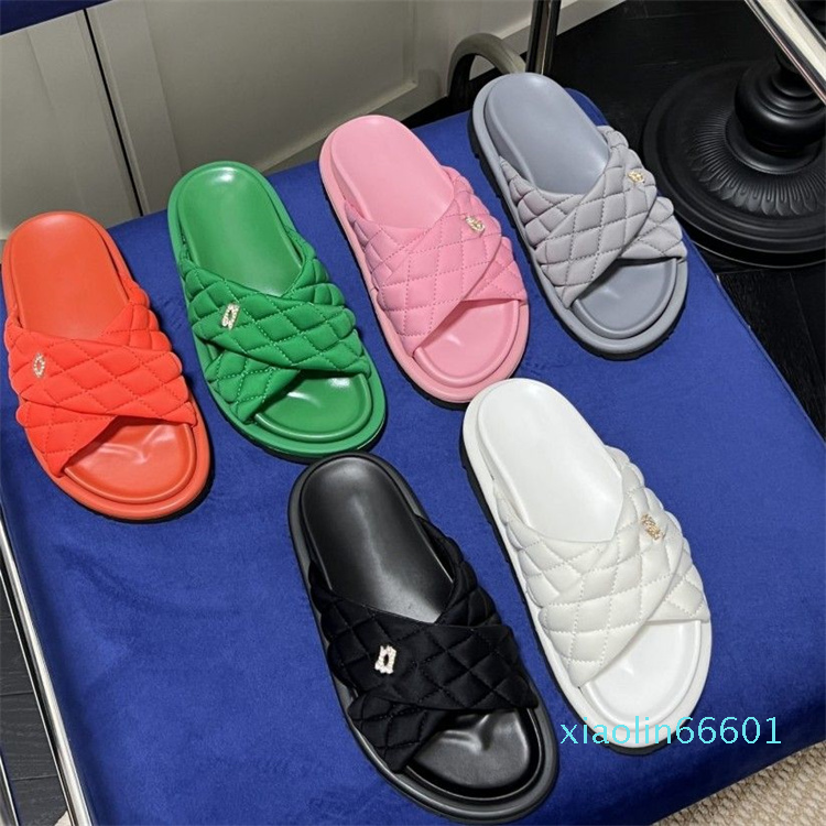 

Unisex Pure Color Channel Slippers Designer Couples Embossing Flat Bottom Slipper Summer Pillow Slipper Sandbeach Shoes Men Womens Sandal quilted mules slides, Cnl5062