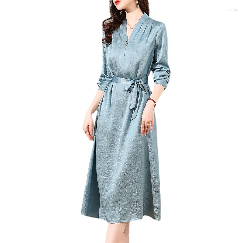 

Casual Dresses Elastic Silk Dress Women's Early Spring 2023 Three-dimensional Button V-Neck Long Sleeve Temperament Skirt, Black