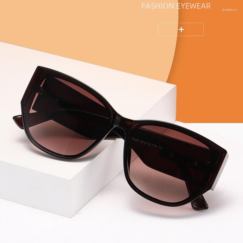 

Sunglasses Mirror Goggle Women Brand Explosion-proof Lens Large Frame Female Sun Glasses Vintage