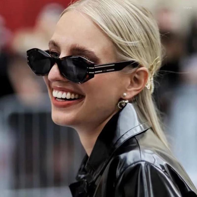 

Sunglasses Designer Small Frame Women For Men 2023 Trend Polygon Sun Glasses Fashion Vintage Punk Rivet Eyewear