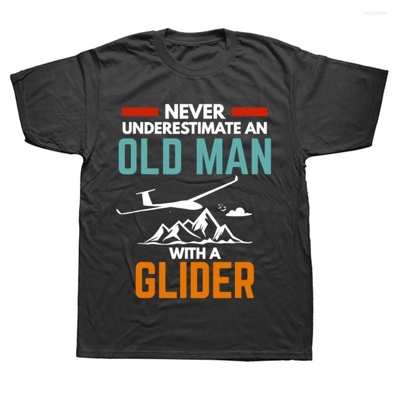 

Men's T Shirts Glider Pilot Saying Never Underestimate An Old Man Sailplane Graphic Streetwear Short Sleeve Birthday Gifts T-shirt, White