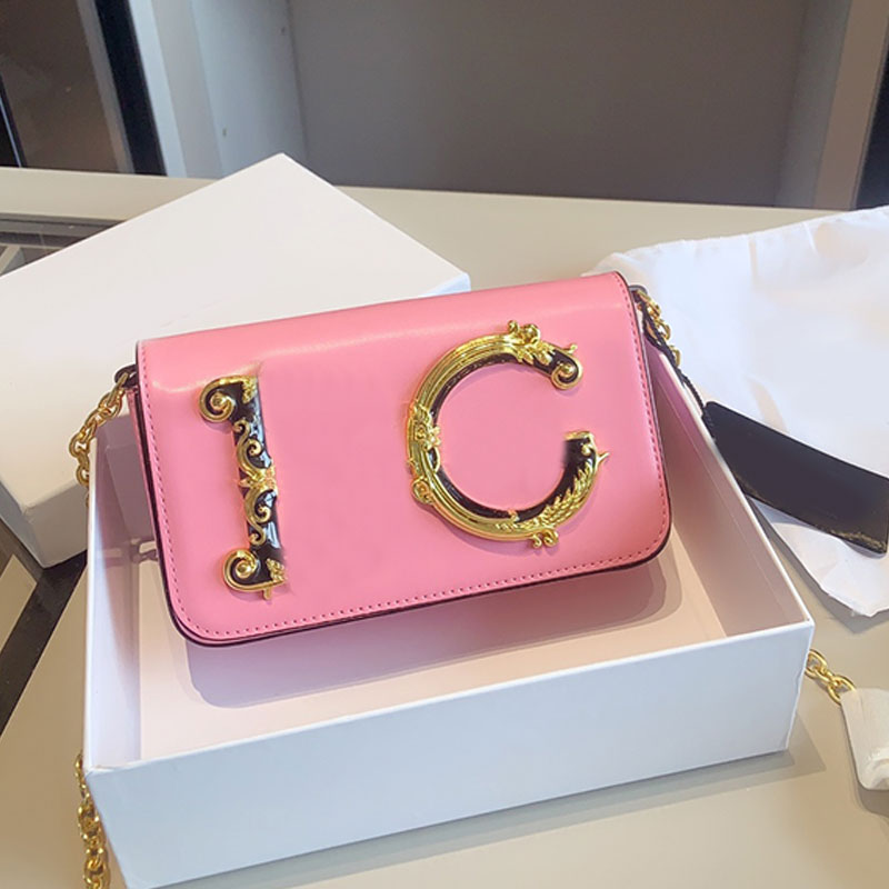 

Chains Crossbody Bags Flap Clutch Handbags Shoulder Handbag Pochettes Mini Messenger Bags Fashion Metal Letters Hasp Hardware Gold Chain Leather Clutch Purse