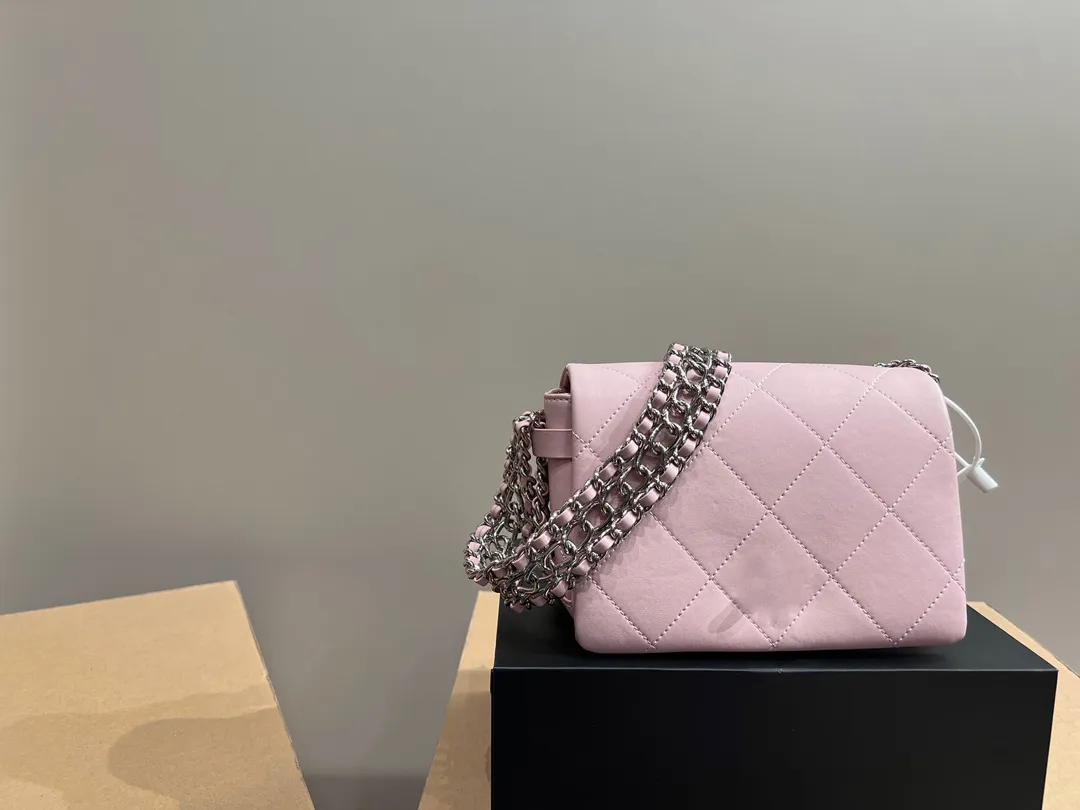 

2023 New luxury Designer women's chunky chains shoulder bags flap fashion leather handbags cross body bags fashion versatile, Black