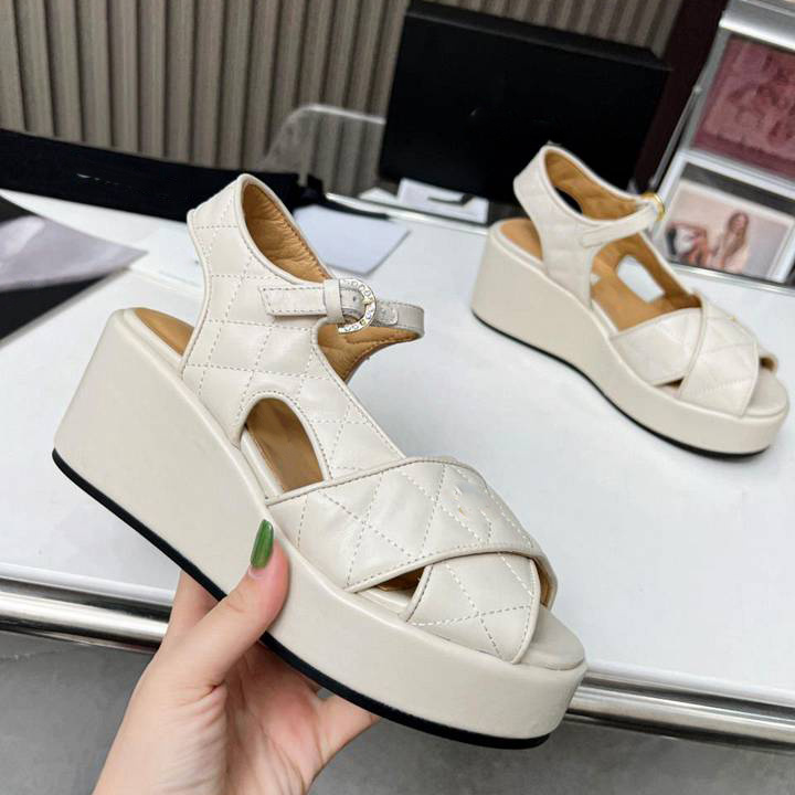 

Fashion Designer Sandals Leather High-heeled Slippers Women CCity Classic Flip-Flops Summer dfhxcv