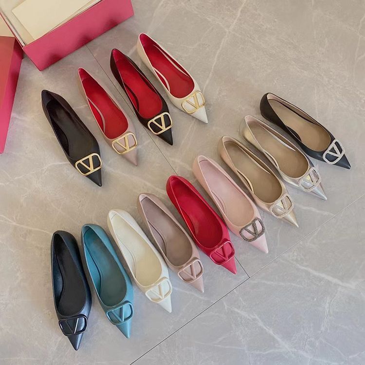 

Luxury Brand Flat Heels Shoes Loafers Sandals Metal V-buckle Summer Women Real Leather Black White Red Casual Shoes with Dust Bag 35-44