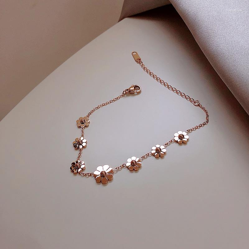 

Link Bracelets 2023 Korean Design Fashion Jewelry Simple Titanium Steel Small Daisy Bracelet Elegant Female Student