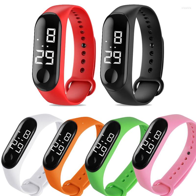 

Wristwatches M3 Led Wristwatch Fitness Color Screen Smart Sport Bracelet Activity Running Tracker Heart Rate For Men Women Silicone Watch, White