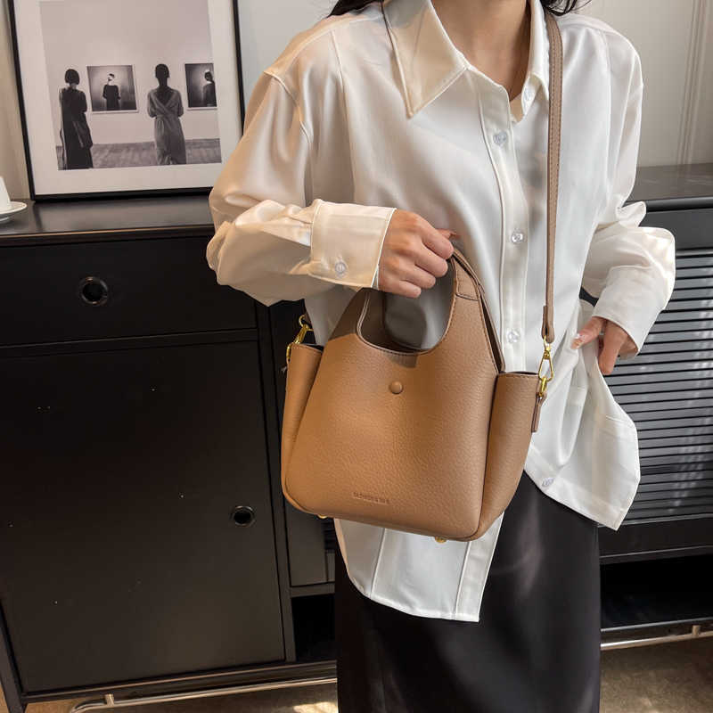 

Nxy Small Leather Cute Solid Color Crossbody Bags with Short Handle Designer Handbag Shoulder Tote Bag 230424, Beige