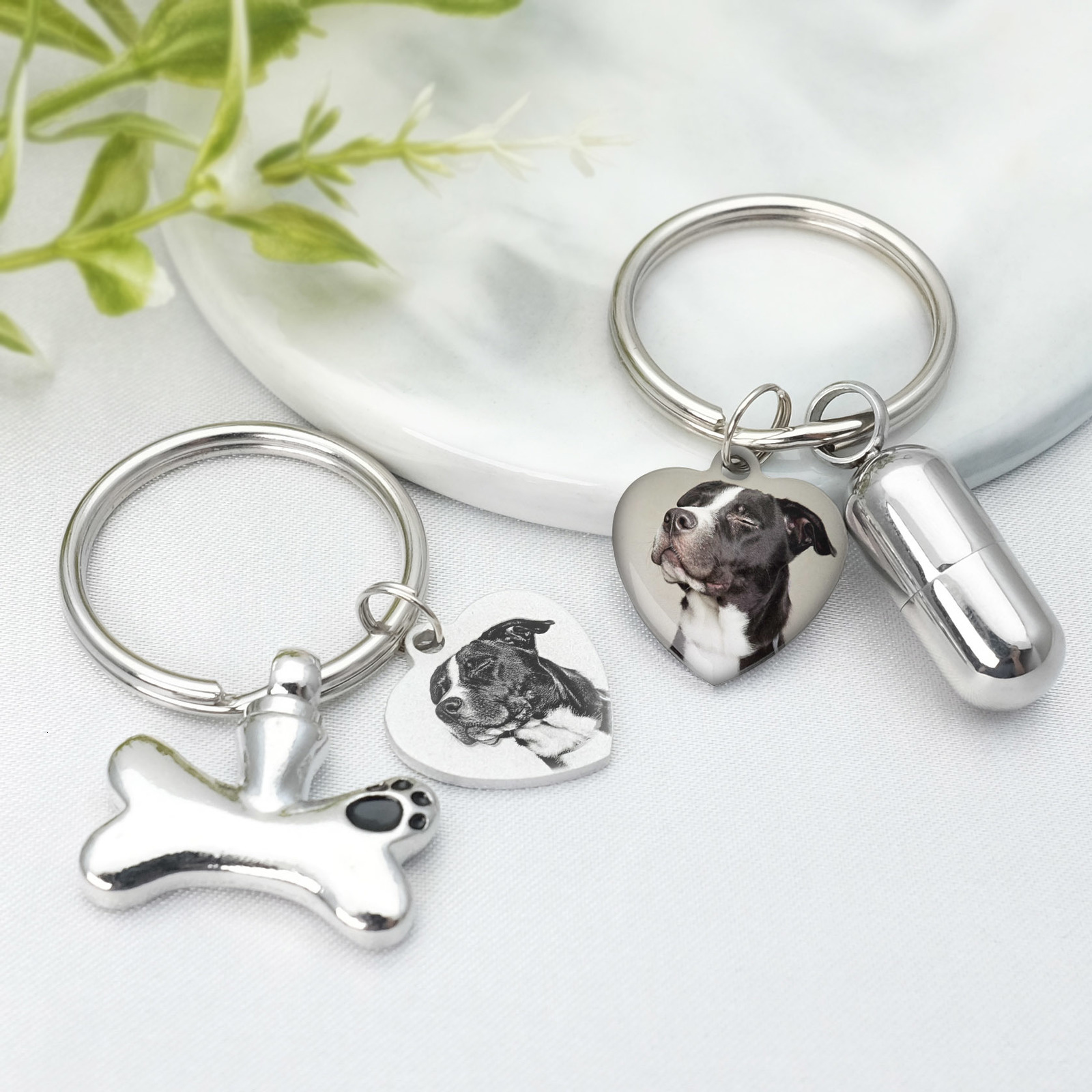 

Keychains Lanyards Personalized Pet Urn Keychain Dog Key Chain Memorial Cat Cylinder Cremation Keyring Po Keepsake Ashes Jewelry 230508