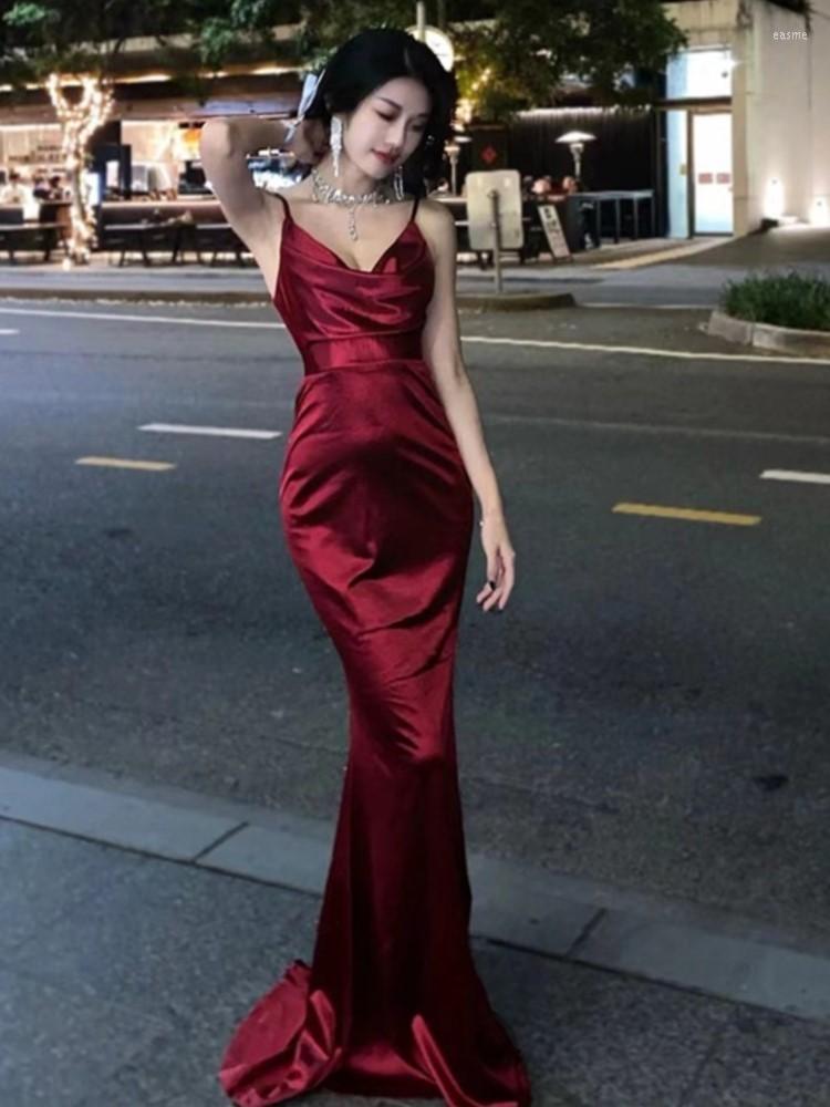 

Casual Dresses Summer Women Sexy Backless Satin Spaghetti Strap Bodycon Dress Femme Elegant Runway Vestdios Burgundy Evening Party Clothing