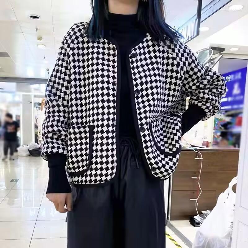 

Women's Jackets Vangull Spring Black White Plaid Women Jacket Long Sleeve Single Breasted Female O-Neck Slim Short Ladies Outwears