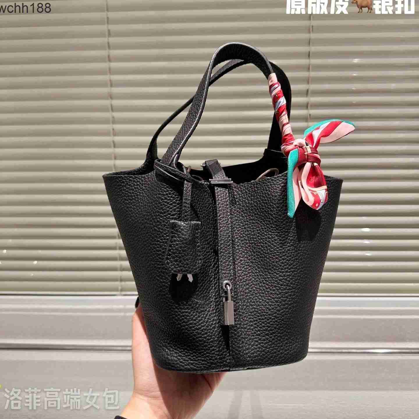 

Lightweight 2023 Designer Tote Leather Picotin Bags Locks Bag Bucket Basket Top Layer Cowhide Women's High Handbag 18cm 2k9y, Black (silver buckle)