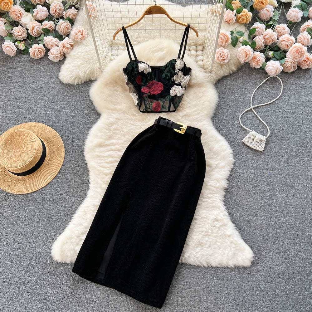 

Two Piece Dress Temperament Black Suit Women's Gauze Lace Suspender Strapless Top Corduroy Skirt TwoPiece Set 230508