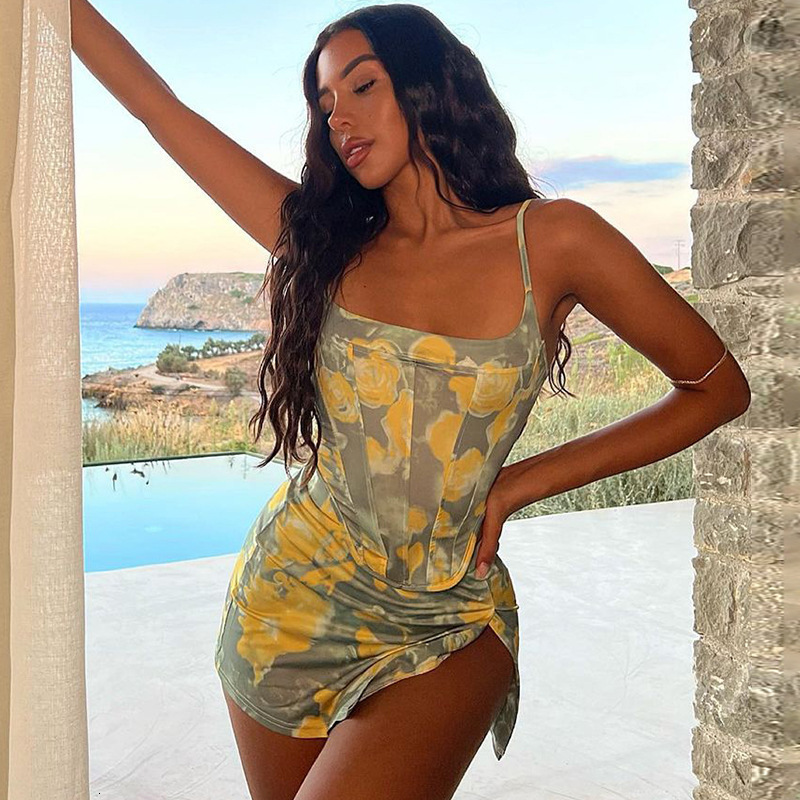 

Two Piece Dress Ladies 2 Set Outfits Printed Sexy Short Skirt Slim Vest Tops Fashion High Elastic Fishbone Bandage Beach Suit 321 230509, Khaki