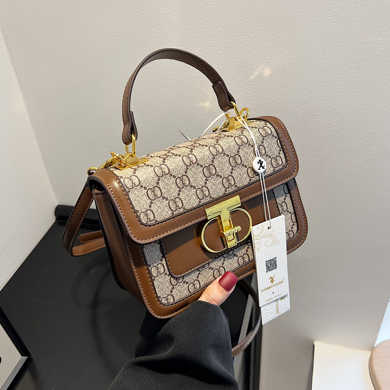

Bag Straw Baguette Evening Bags Women Handbags Weave Crossbody Messenger Bags Flap Shoulder Bags Fashion Purse Classic Letters Print Lafite G, Brown