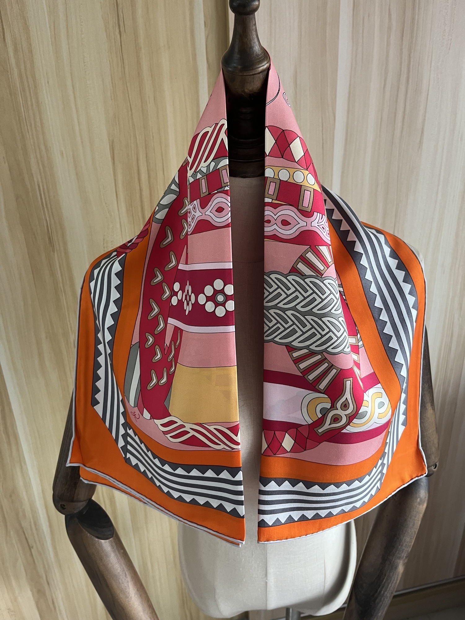 

Sarongs arrival fashion brand orange 100 silk scarf 9090 cm square shawl twill wrap for women lady hjab 230508