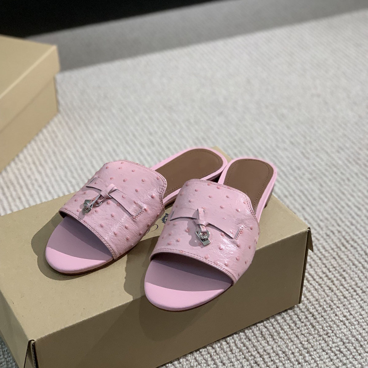 

LP PIANA Summer Charms ostrich slides Mules slippers sandals Genuine leather open toe flat heels women Luxury Designers Fashion cold Casual shoes factory footwear, Black