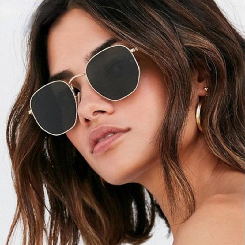 

Sunglasses Brand Designer Square Man Fashion Mirror Retro Sun Glasses Male Vintage Shades Classic Metal Polygon