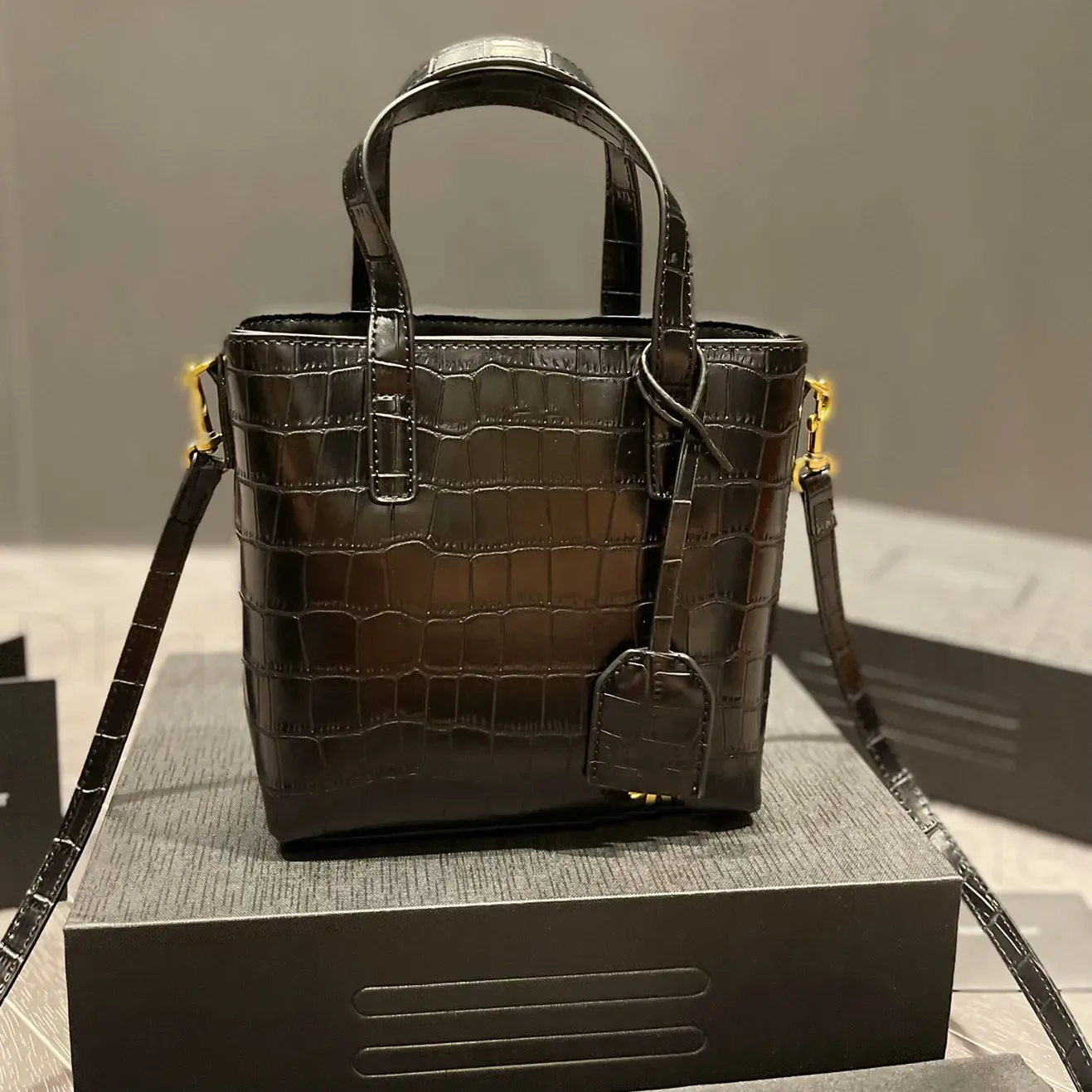 

2023 New Black Fashion Snall Shoulder Bags Cross Luxury Designer Women Body Shopping Bag Lattice Plain Vintage Genuine Leather Handbags Flap Envelope bag Handbag 17