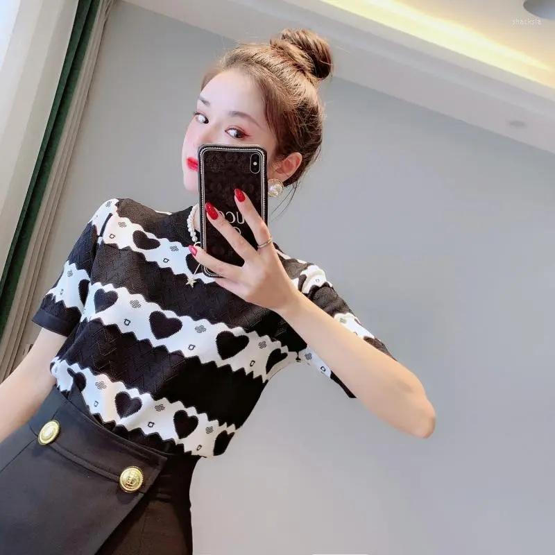 

Women' T Shirts YUQI 2023 Summer Short Sleeve Women O-Neck Jacquard Love T-Shirt Elegant Loose Fashion Knitted Tee Shirt Ladies Korean Y2k, White