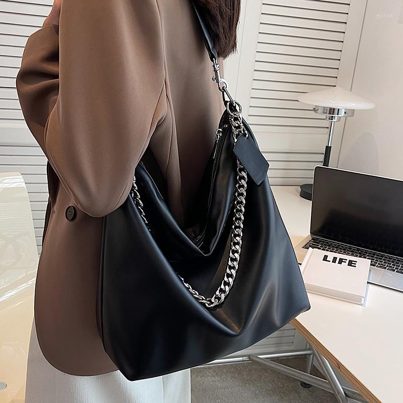 

Evening Bags Fashion Women Bucket Messenger Bag Soft PU Leather Elegant Chain Shoulder Crossbody Big Capacity Solid Color Ladies Handbag, Black