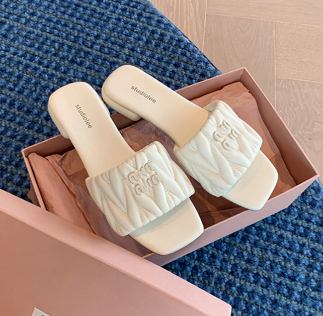 

American Fashion Non-Slip Square Head Letter Flat for Outdoors Slippers Women's Leather Summer New Classic