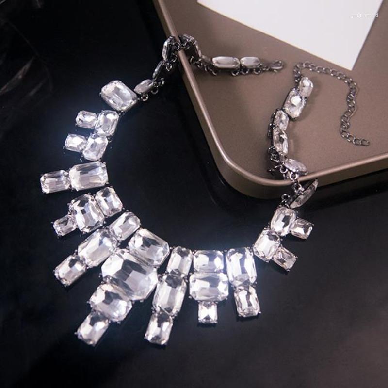 

Choker FYUAN Luxury Geometric Squarel Crystal Necklaces For Women Silver Color Clavicle Chain Bride Wedding Jewelry