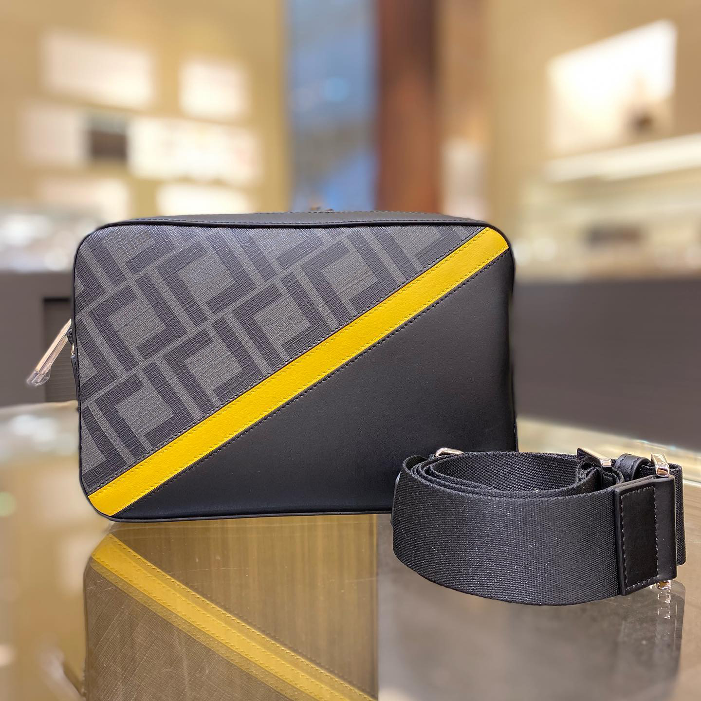 

womens mens fend camera bag fendis man lady pochette shoulder messenger bag Luxury stripe tote handbag crossbody bags mirror quality fashion designer clutch bags, Slash-black