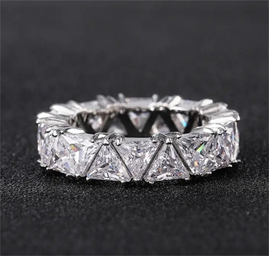 

Gorgeous Triangle Cut Zircon Eternal Ring: The Perfect Engagement and Wedding Ring for Women's Wedding Parties!