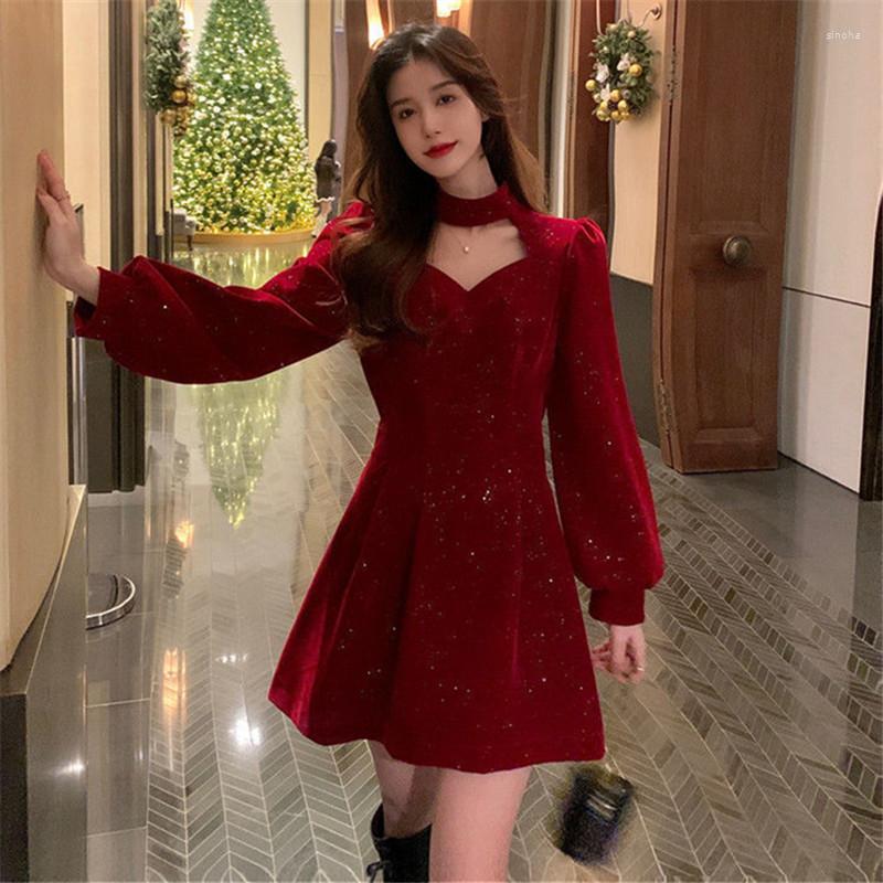 

Casual Dresses Retro Dress Spring Autumn Solid Color Long-sleeved V-neck Pullover Gold Velvet Short Skirt Temperament Fashion Women, Black