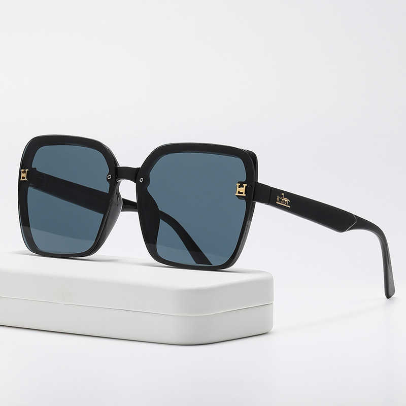 

New Women's Sunglasses square UV proof sunglasses h-standard frame glasses