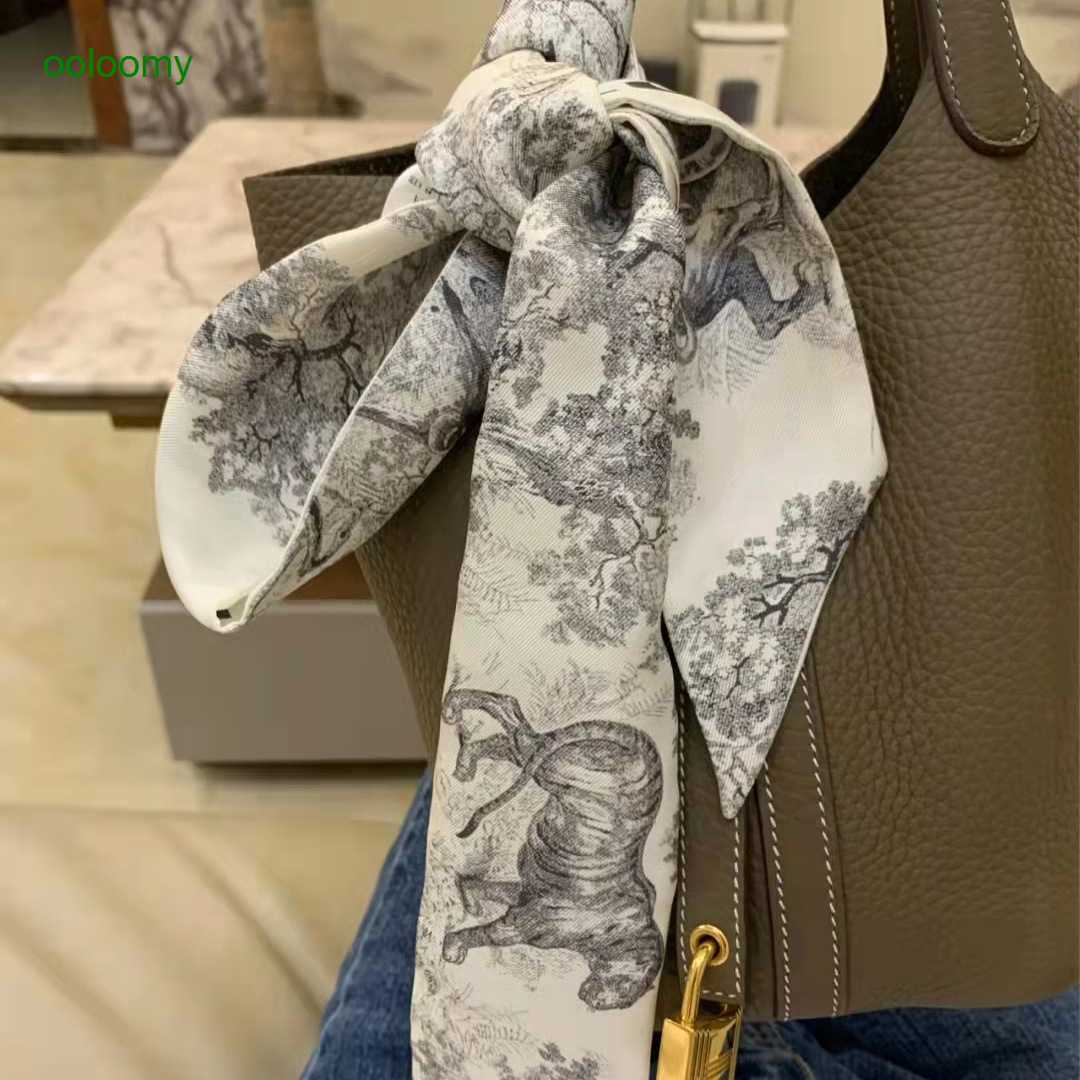 

Hemres Designer Cravat Online Celebrity Live Streaming with Long Decorative Vegetable Baskets Handles Binding Bags Wrapping Scarves and Ribbons 3VLN