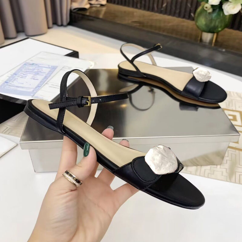 

Elegant and beautiful flat sandals fashionable and comfortable summer women shoes breathable Roman vacation shoes, Black