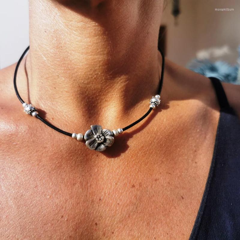 

Choker Bohemian Ethnic Style Flower Alloy Necklace Women Creative Vintage CCB Beads Handmade Leather Rope Party Beach Vacation Jewelry