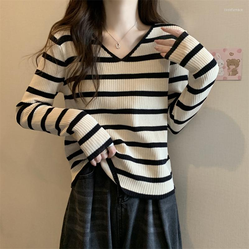 

Women's Sweaters Fashion Striped Long Sleeved Pullover Knitted Bottoming Shirt For Women Korean Casual Loose V-neck Tops 2023 Spring, Green
